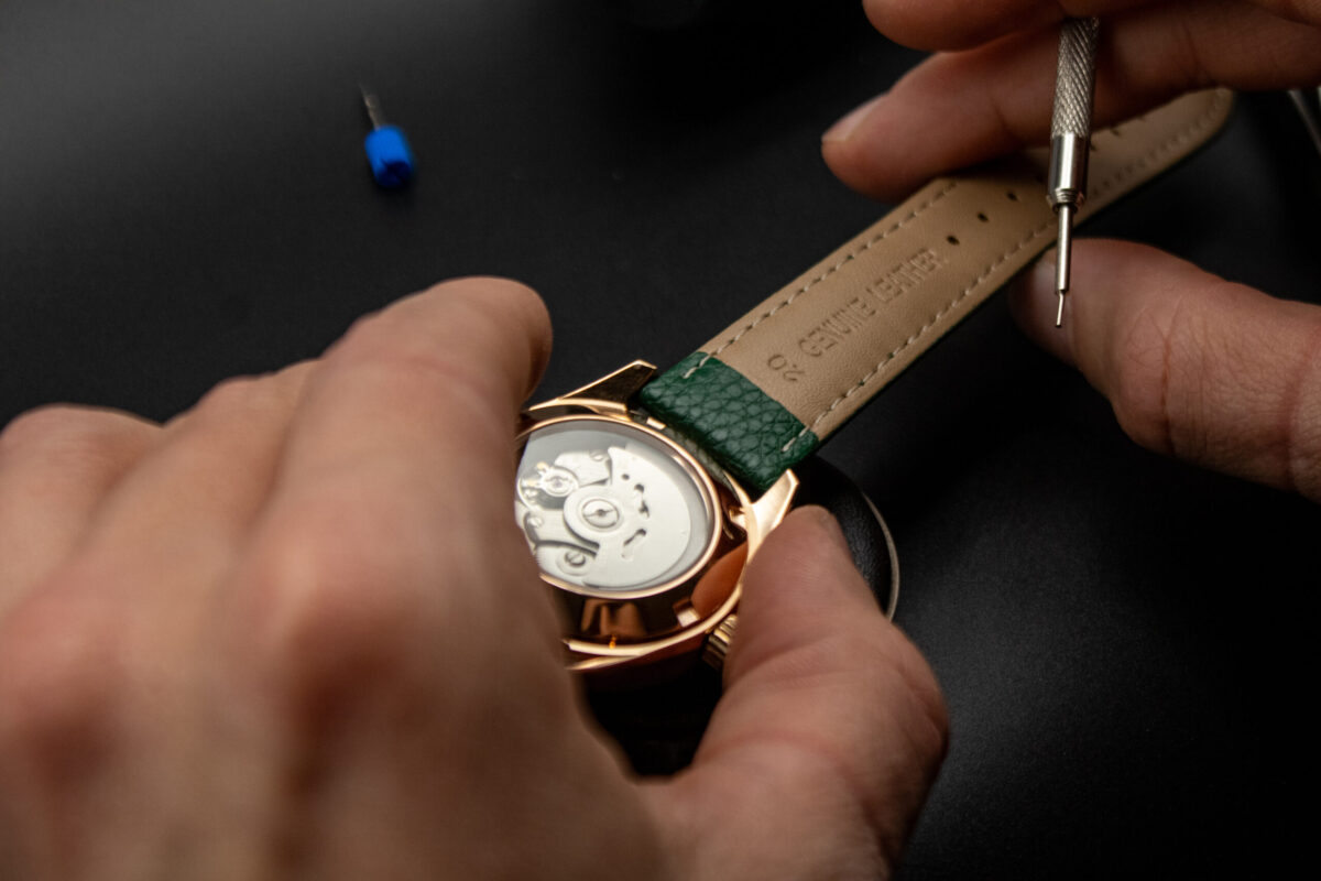 Montre personnalisée homme Yves, fabriquée à la main en France