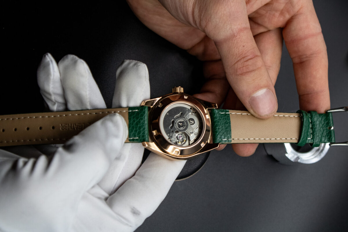 Montre personnalisée homme Yves, fabriquée à la main en France