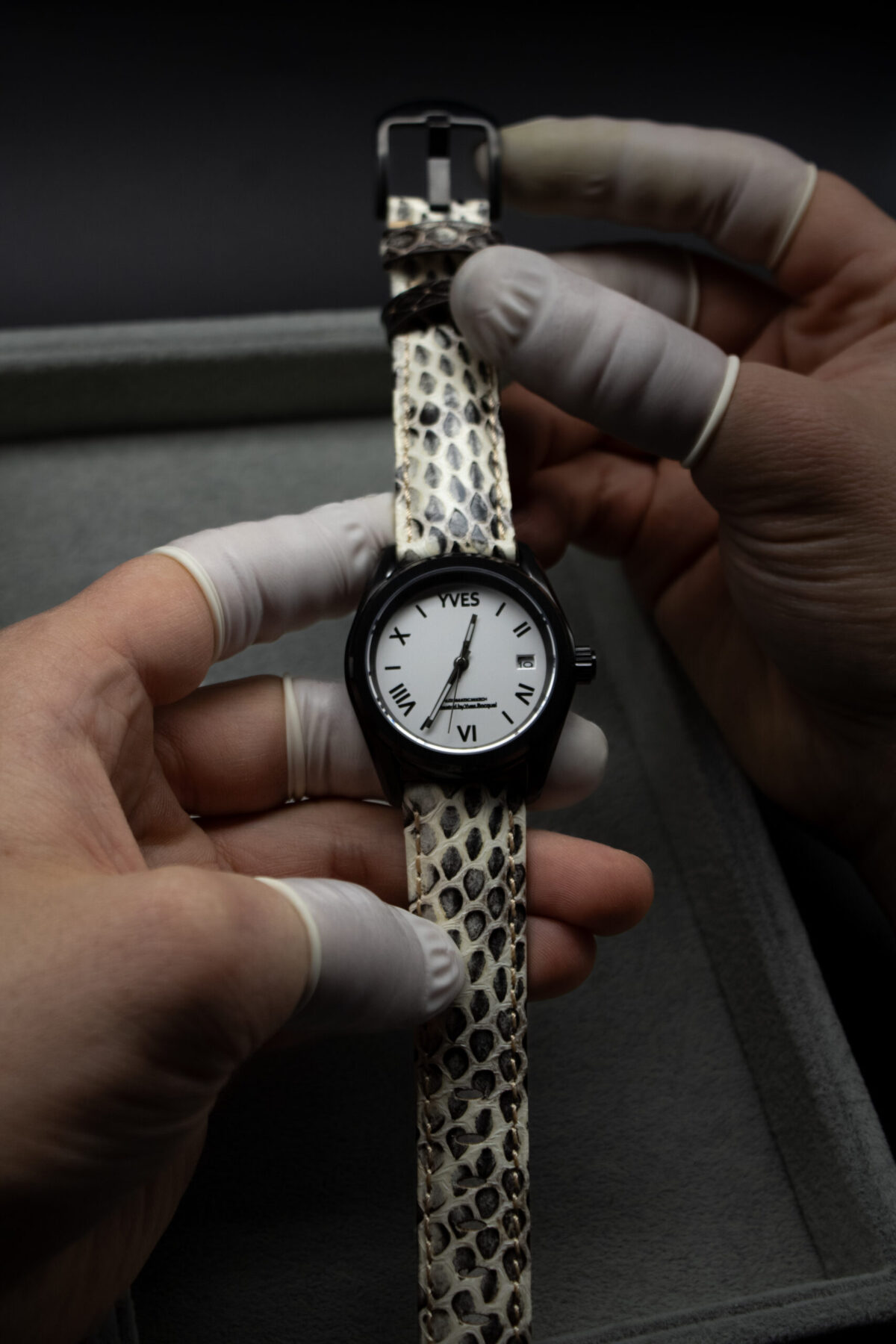 Montre personnalisée homme Yves, fabriquée à la main en France