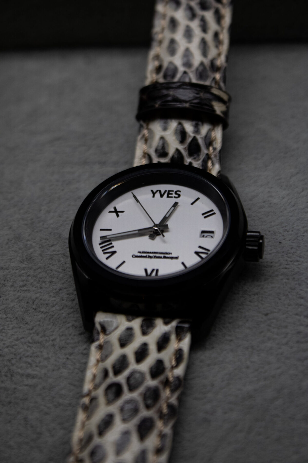 Montre personnalisée homme Yves, fabriquée à la main en France