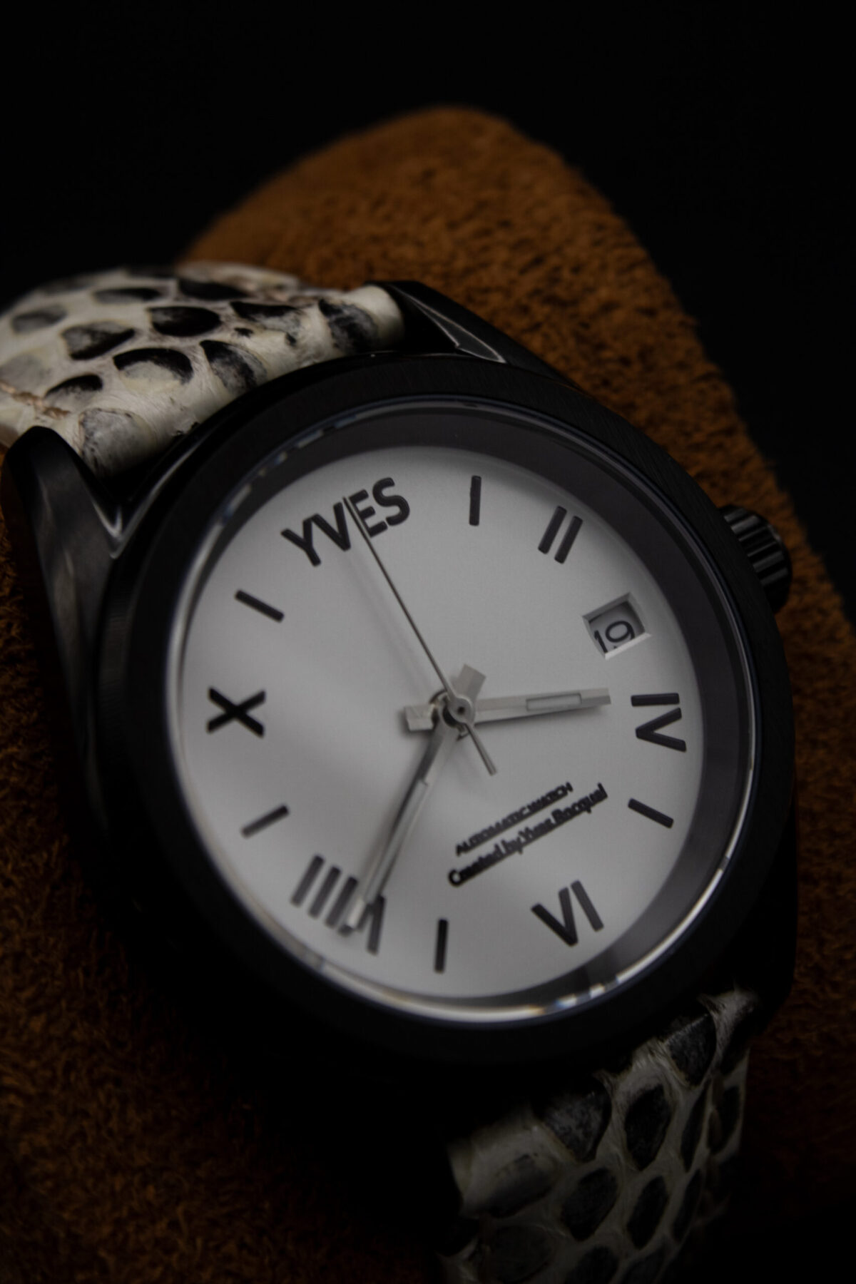 Montre personnalisée homme Yves, fabriquée à la main en France